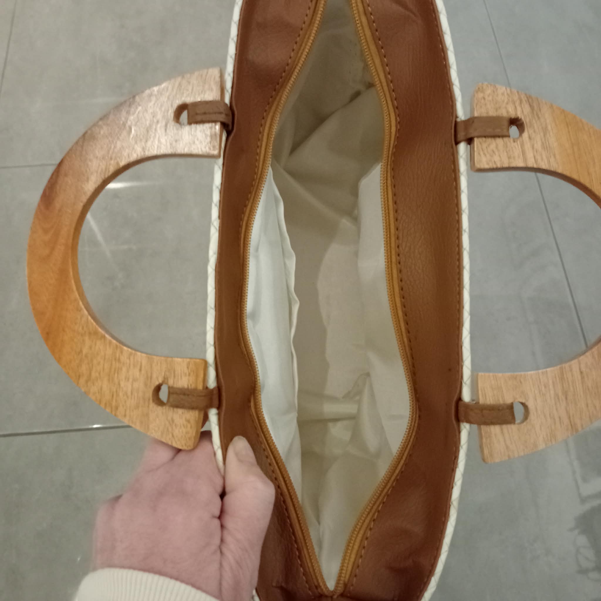 Tote Bag With Wooden Handles - Kayu