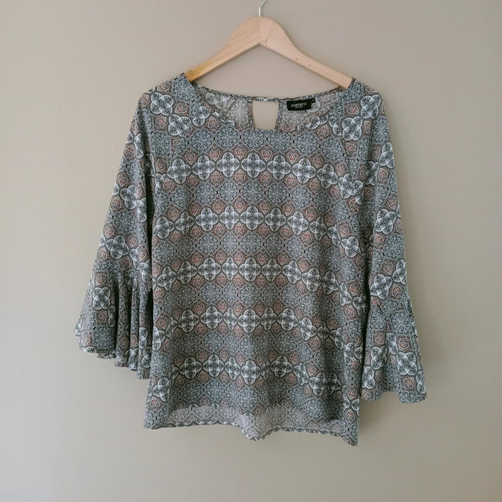 Geometric Bell Sleeve Top - Jeanswest