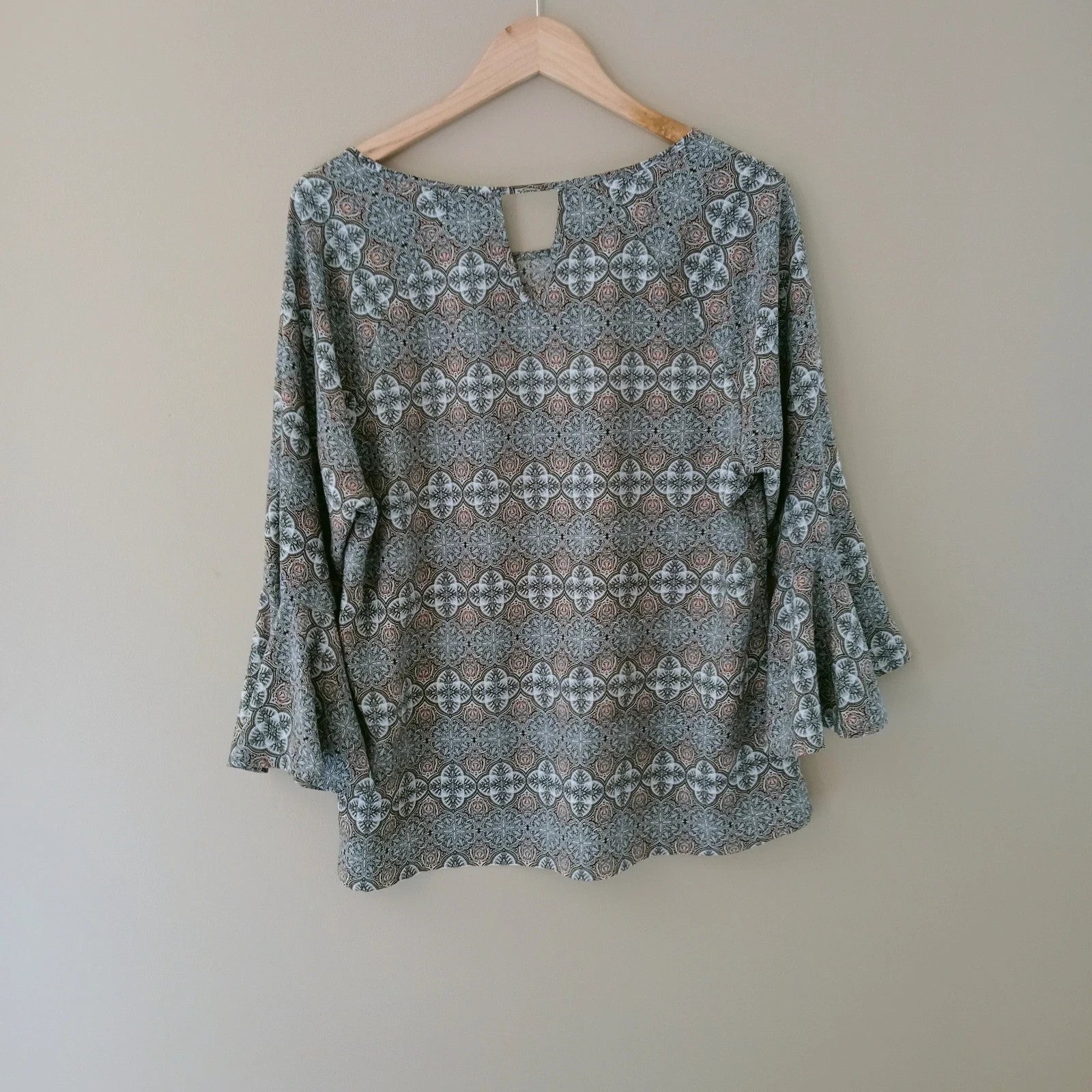 Geometric Bell Sleeve Top - Jeanswest