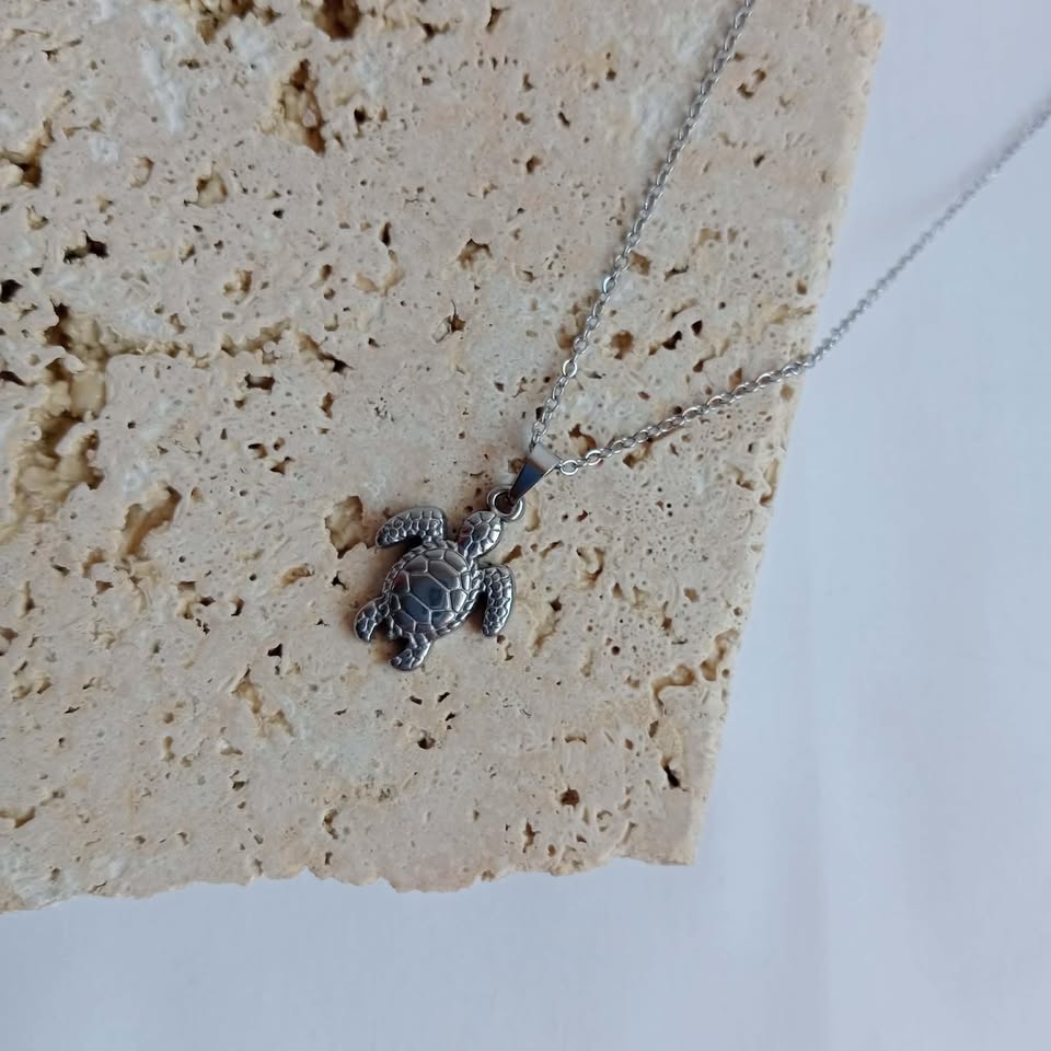 Silver Plated Turtle necklace, stainless steel, new