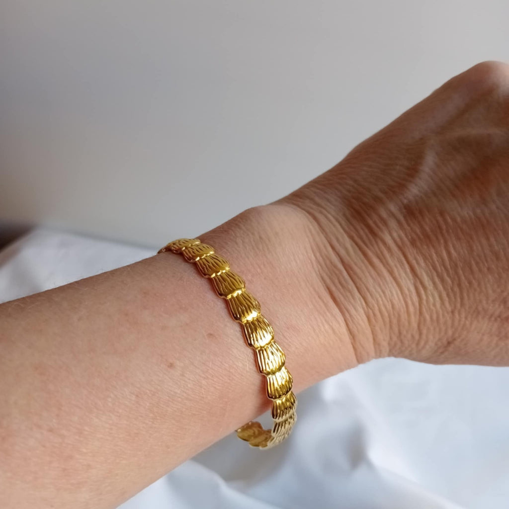 18k Gold Plated Waterproof Shell Cuff