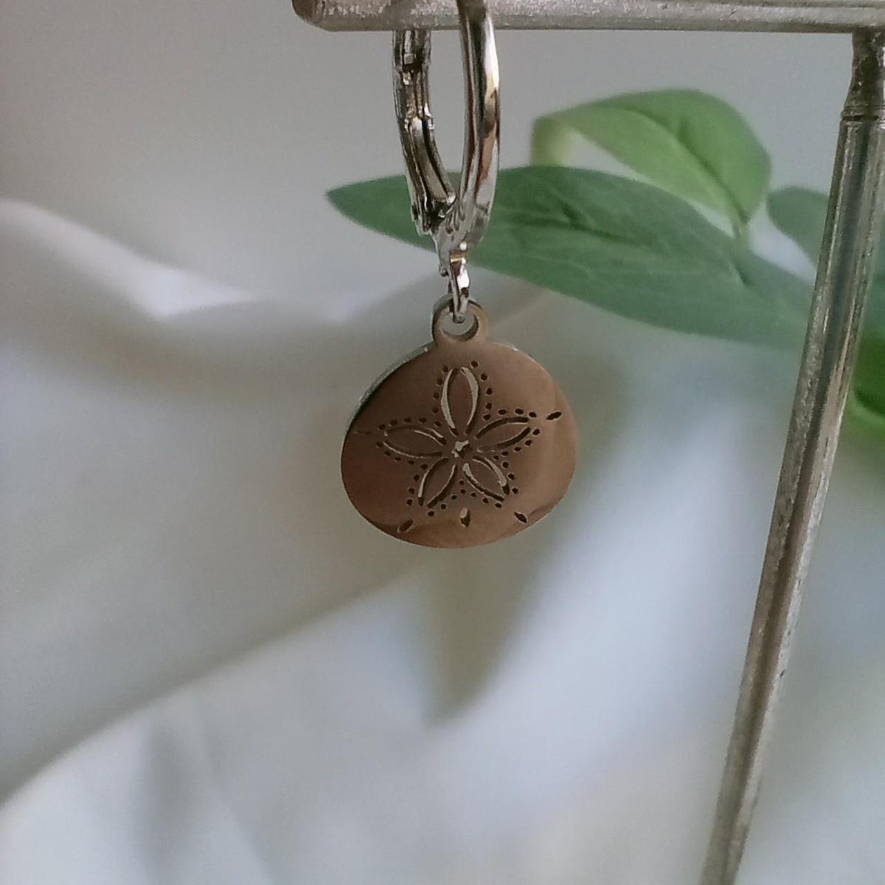 Stainless Steel Sand Dollar Huggies