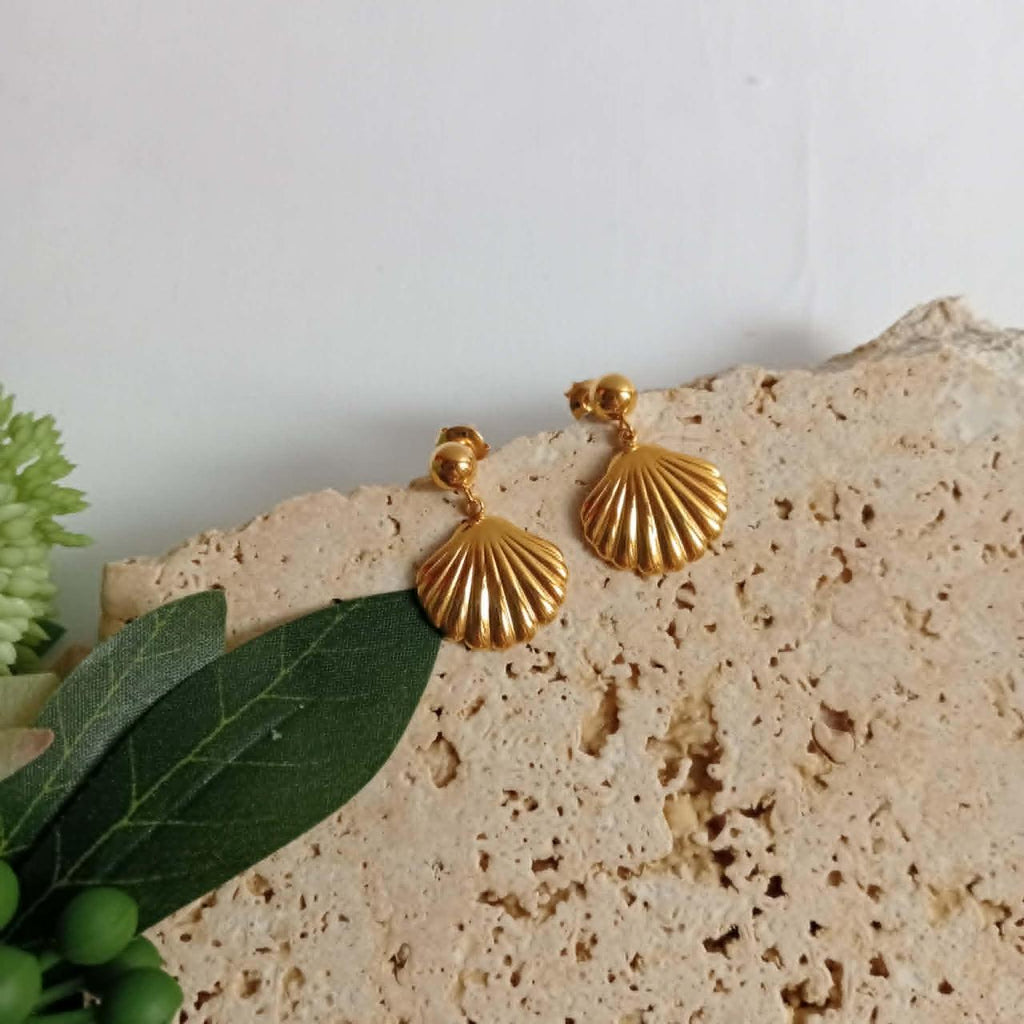 18k Gold Plated Clam Shell Stud Earrings