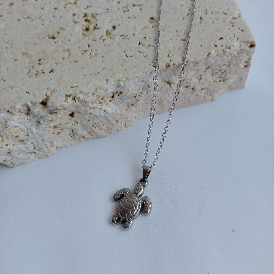 Silver Plated Turtle necklace, stainless steel, new