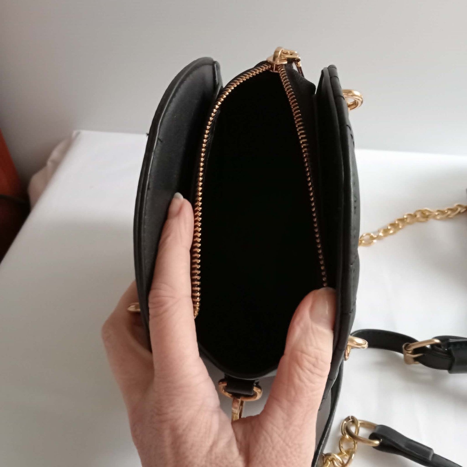 Black Faux Leather Bag With Gold Handles - Tripp
