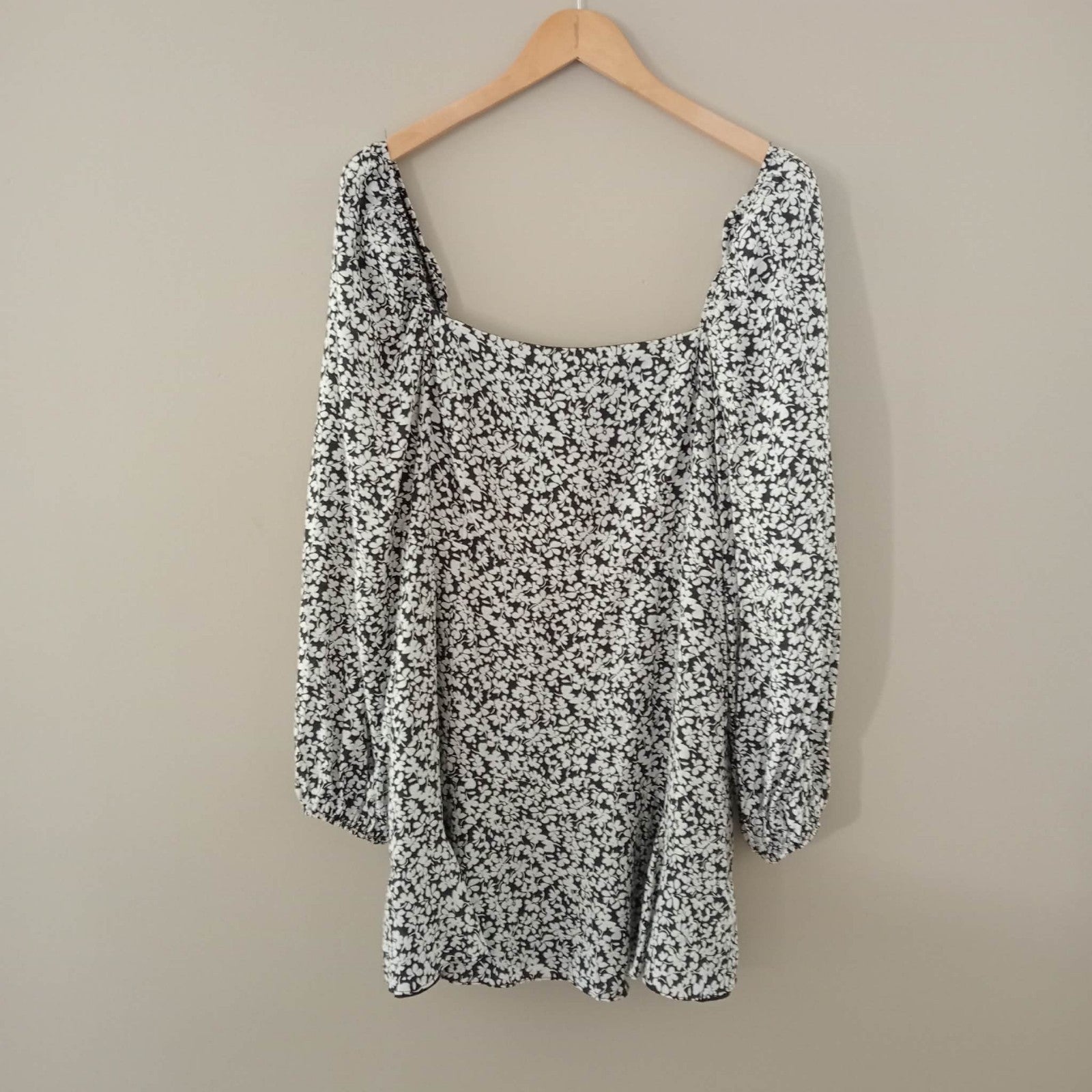 Black & White Floral Mini Dress - Tussah