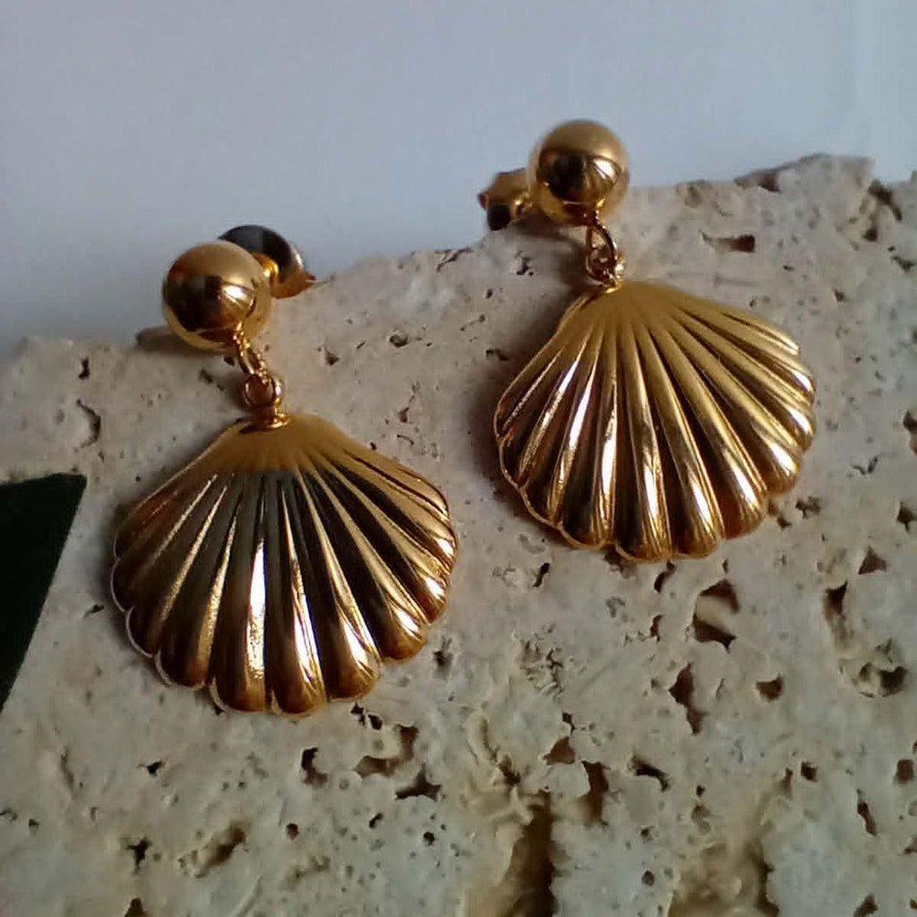 18k Gold Plated Clam Shell Stud Earrings
